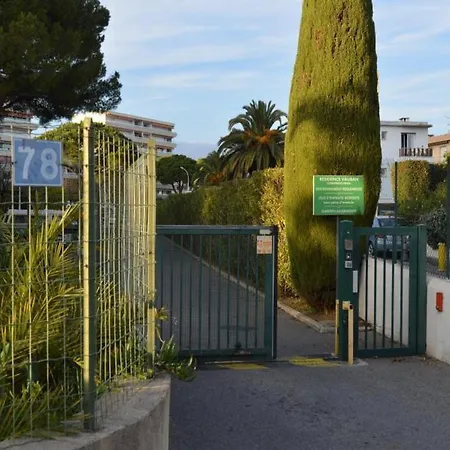 Vauban Le * אנטיב